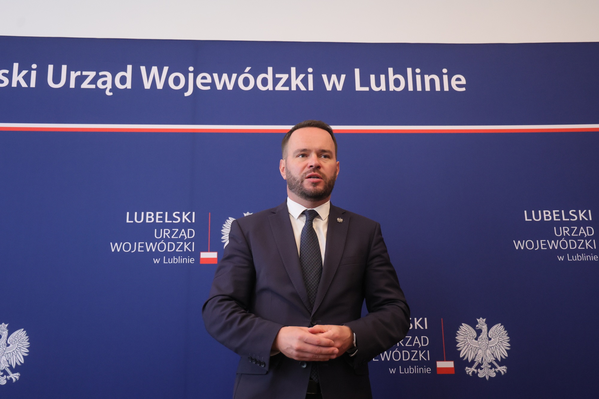 Wojewoda lubelski Krzysztof Komorski przemawia z okazji jubileuszu.